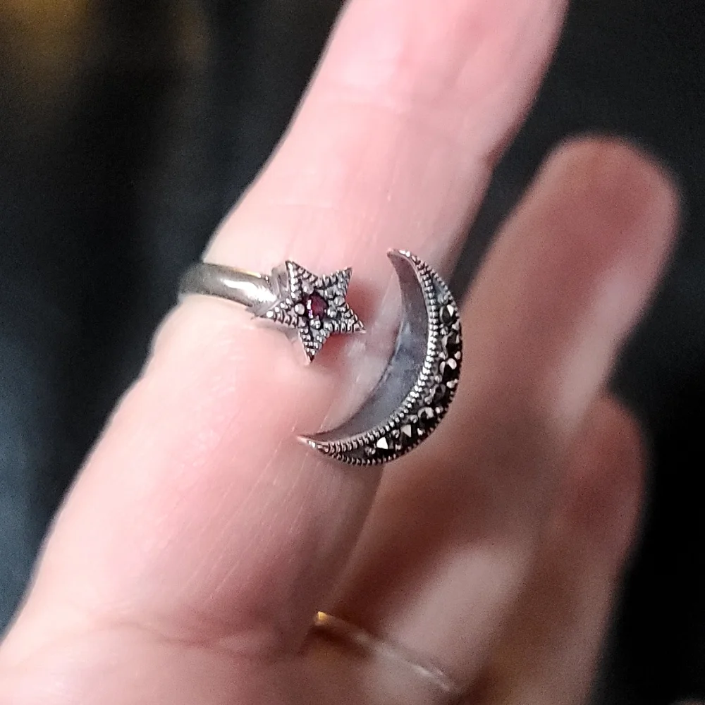 Ruby & Marcasite GORGEOUS sterling moon 🌙 & Star ring sz8 adjustable - Picture 3 of 7